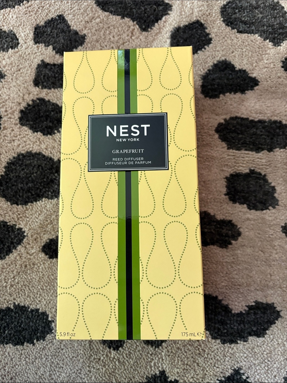 NEST Fragrances Grapefruit Reed Diffuser - Yellow with Green Accents